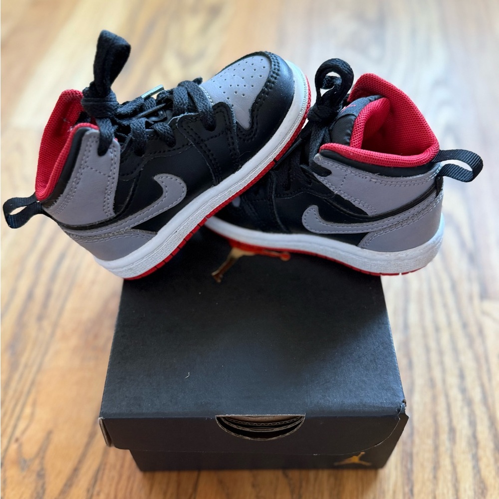 Nike - Jordan 1 Mid TD 
Size 5
Black/Gray/Fire Red - Picture 5 of 13